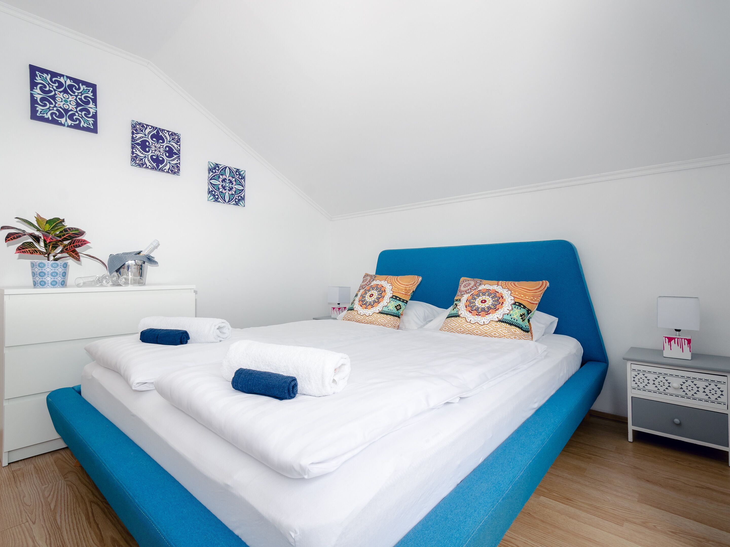 2 bedrooms, iron/ironing board, free WiFi, bed sheets
