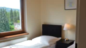 3 quartos, ferros/tábuas de passar roupa, Wi-Fi, roupa de cama
