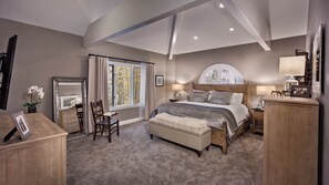 5 bedrooms, desk, iron/ironing board, free WiFi