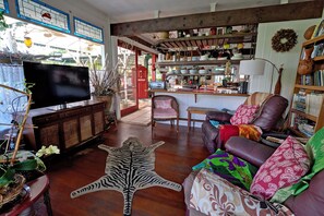 Interior - Hale Kawehi BnB Guesthouse In Quaint Downtown Hilo, Hawaii. PL-USE-2022-000007 (Hilo)