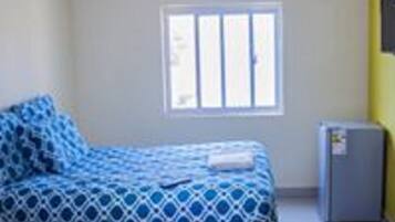 Minibar, desk, laptop workspace, free WiFi