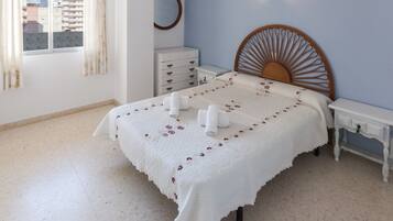 4 chambres, fer et planche Ă repasser, draps fournis