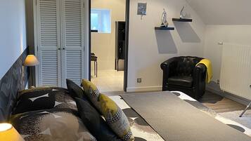 Double Room | Individually decorated, individually furnished, blackout curtains