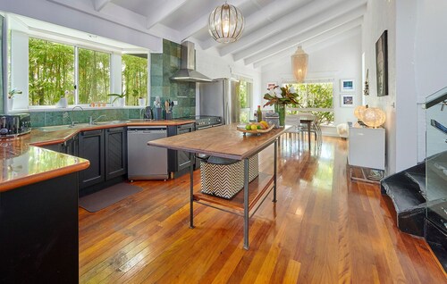 Large Modern 2 Story Home with Byron Charm & 4 Beds