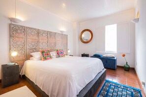 1 bedroom, iron/ironing board, WiFi, bed sheets - epicenter ORIENT - historical center (Ponta Delgada)