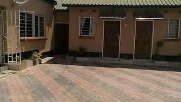 Fachada de la propiedad