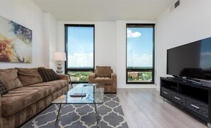 Smart-TV, Kamin, Tischfußball