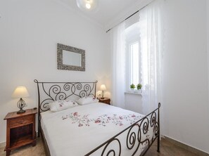 1 bedroom, iron/ironing board, WiFi, bed sheets - Apartments Franka - One-Bedroom Apartment (Dubrovnik)