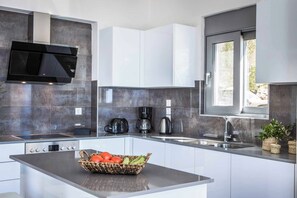 Køleskab, mikrobølgeovn, ovn, opvaskemaskine