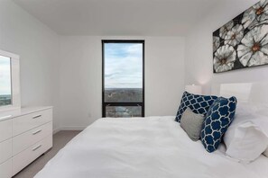 2 عدّة غرف نوم ومكتب ومكواة/لوح كي وواي فاي مجانًا