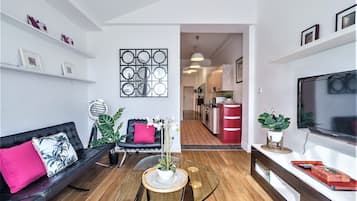 Apartment | Ruang tamu | 42 inci televisyen LED dengan digital, TV