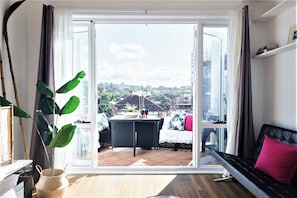 Apartment | BBQ/picnic area - Beachfront Breeze on Campbell (Bondi Beach)