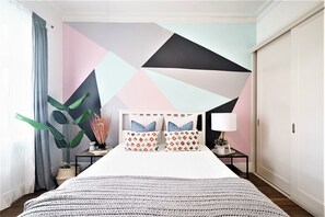 Apartment | 2 bedrooms, iron/ironing board, cribs/infant beds, free WiFi - Beachfront Breeze on Campbell (Bondi Beach)