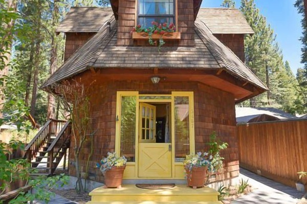 Front Door - Exteriorfront