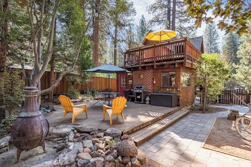 Pets Stay Too! Kings Beach Cottage w Gas Fireplace