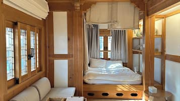 ๋๋ญ์ค ๋๋ธ๋ฃธ, ์ธ๋ ์ ๋ง | ์ฑ
์, ๋
ธํธ๋ถ ์์
๊ณต๊ฐ, ์๋ง ์ปคํผ, ๋ฌด๋ฃ WiFi