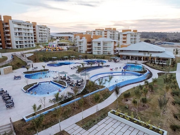 Piscina interna, piscina externa