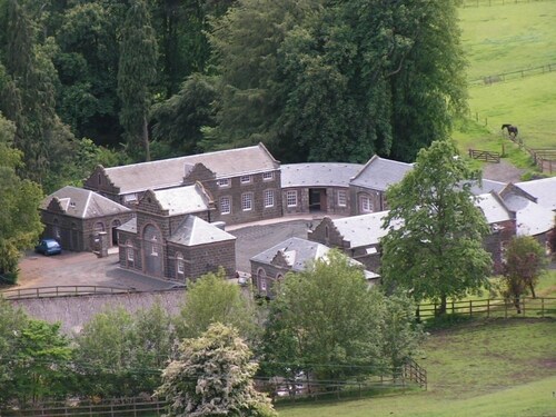 4 star accommodation offering a rural retreat 2 miles from Perth. Pets Welcome