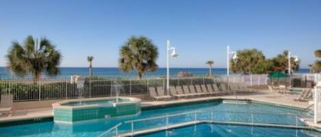 屋内プール、屋外プール