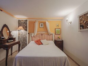 1 bedroom, free WiFi - Stunning private villa for 2 people with A/C, WIFI, TV, terrace and pets allowed (Aulla)