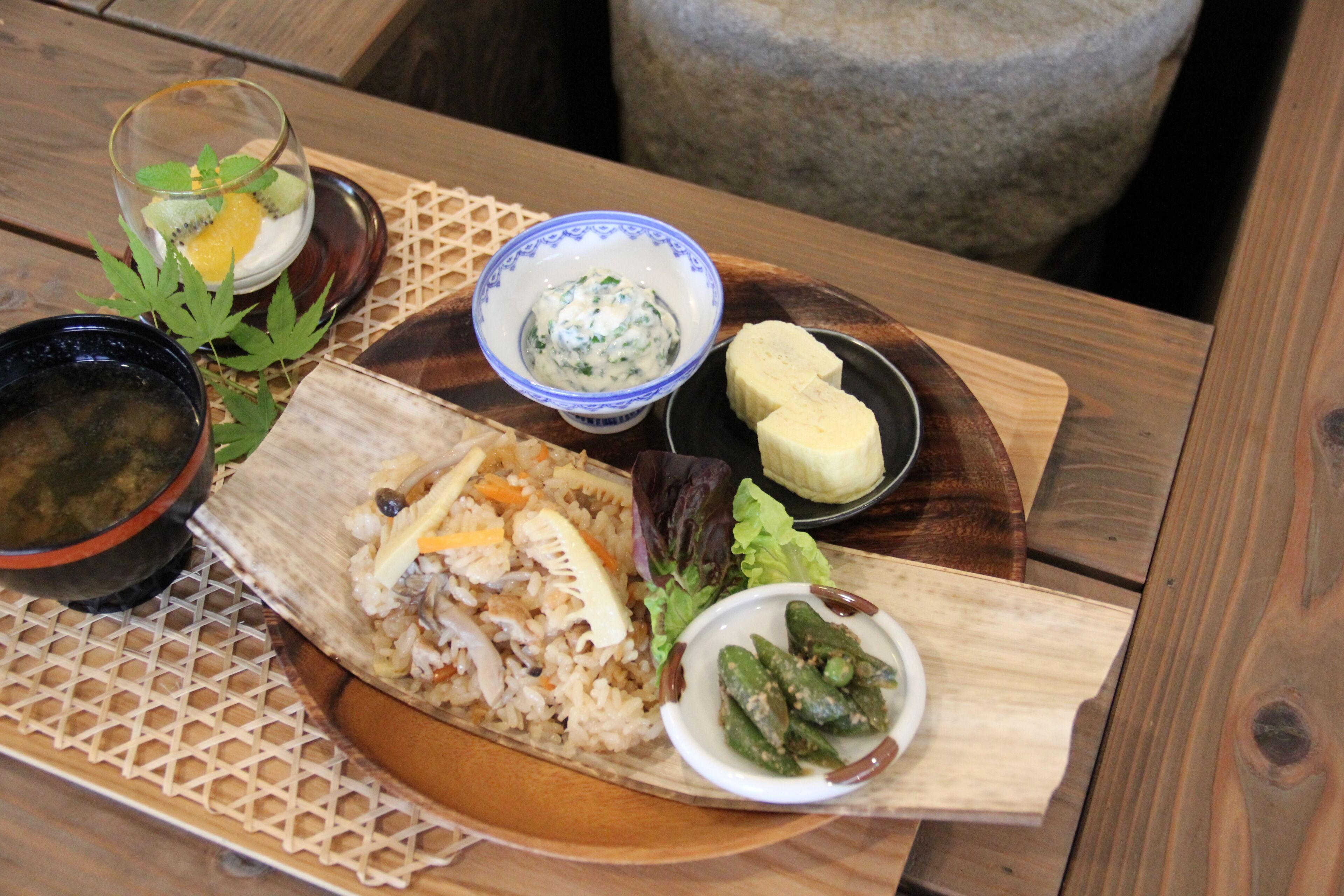 Daily local cuisine breakfast (JPY 1000 per person)