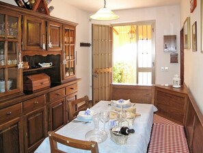 Dining - Beautiful villa for 2 people with A/C, WIFI, patio and pets allowed (Montignoso)