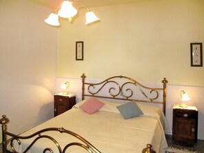 1 bedroom, travel cot, free WiFi - Wonderful  villa for 2 people with WIFI, A/C, patio and pets allowed (Montignoso)