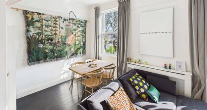 The Artists Pad Locat