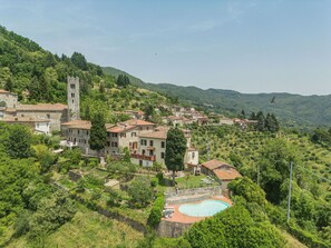 Exterior - Stunning  villa for 6 guests with private pool, WIFI, TV and patio (Gello)