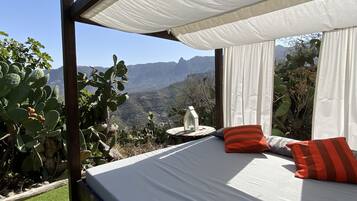 2 slaapkamers, een bureau, geluiddichte muren