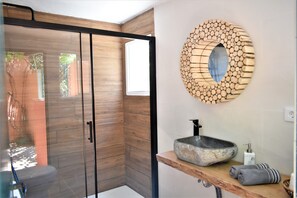 Shower, hair dryer, bathrobes, bidet