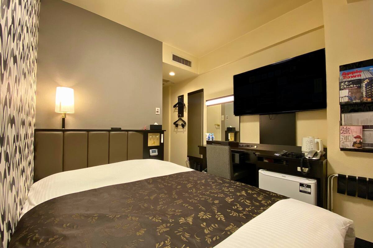 Surmatelas, bureau, rideaux occultants, Wi-Fi gratuit