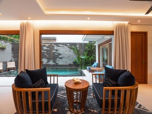 Smart TV, tablet, Netflix, streaming services - Arama Villas (Canggu)