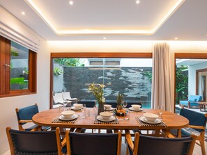 In-room dining - Arama Villas (Canggu)