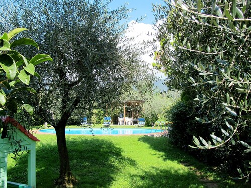 Beautiful  villa for 5 guests with private pool, WIFI, A/C, TV and patio