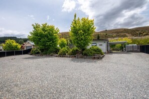 Property grounds - Clyde Gem  (Clyde)