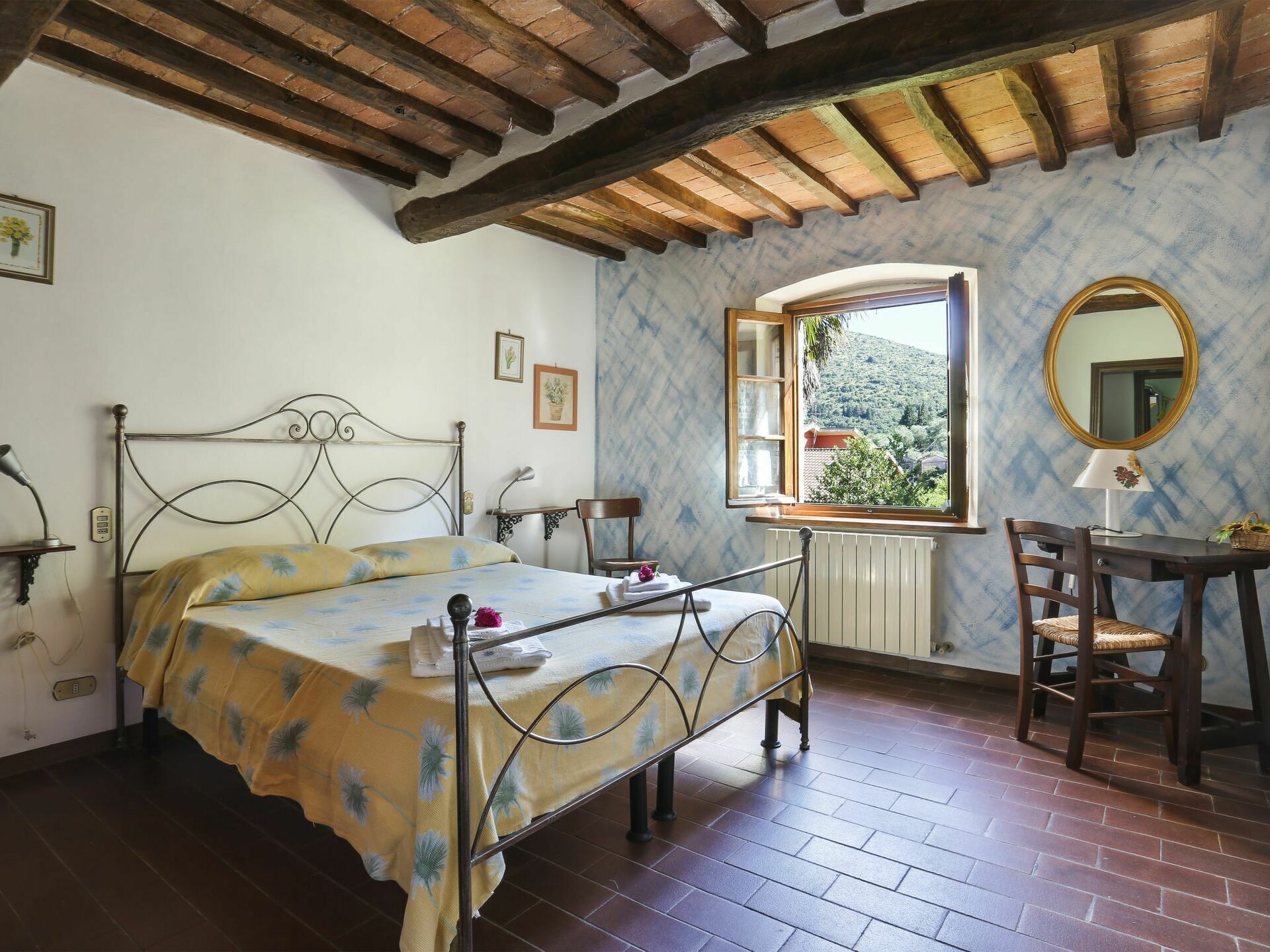 4 bedrooms, travel crib, free WiFi