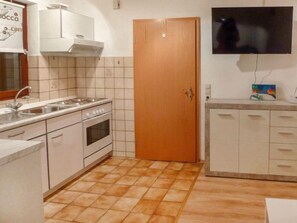 KĂŒhlschrank, Mikrowelle, Ofen, Toaster