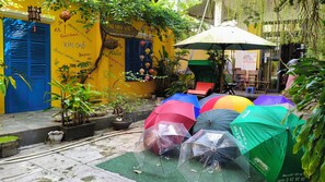 Quang cảnh sân vườn