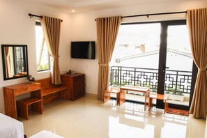 Minibar, desk, blackout drapes, soundproofing - Hoi An New Life Homestay & Villa (Da Nang)
