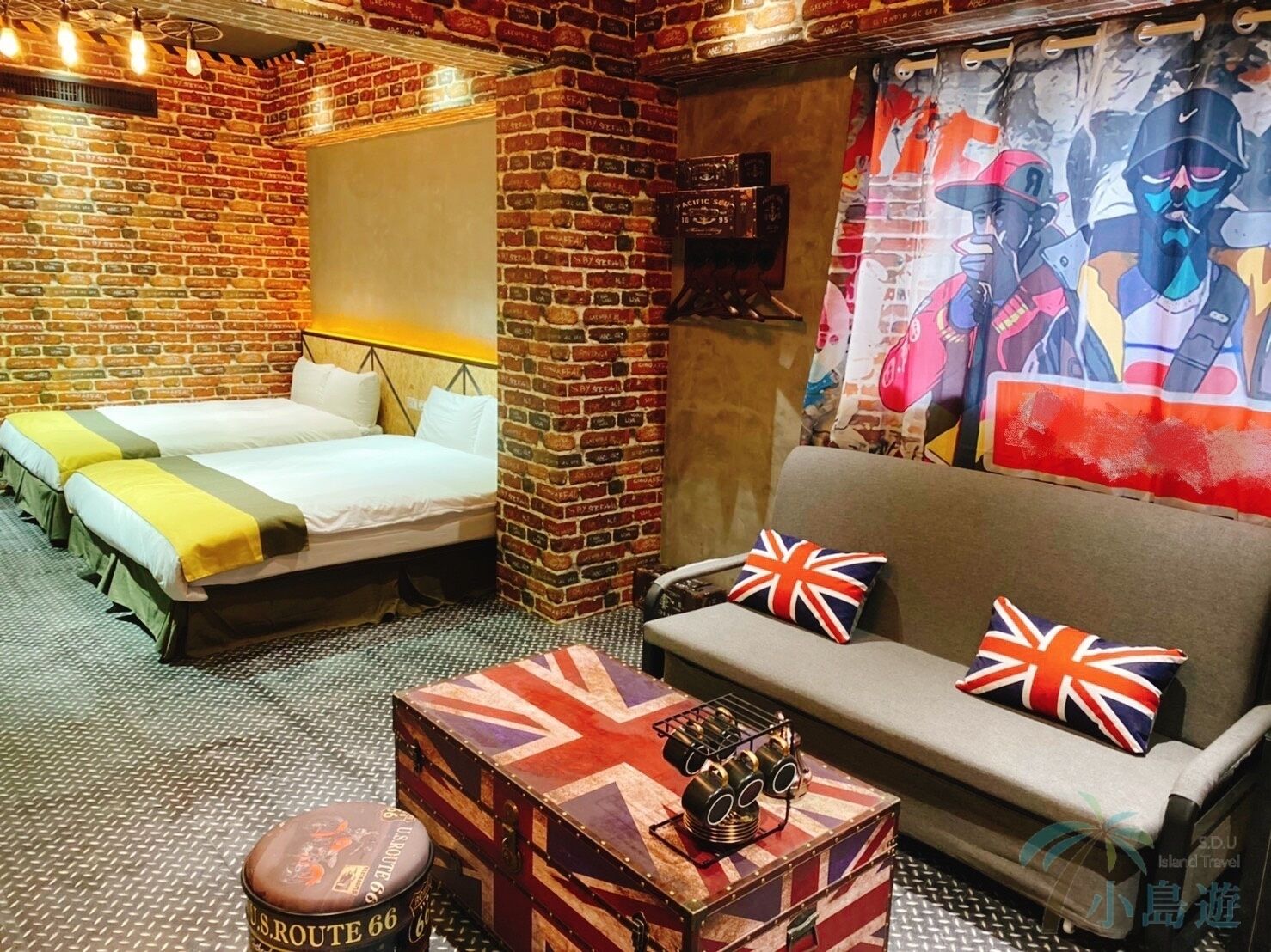 特色四人房 | 書桌、遮光布/窗簾、免費無線上網、床單