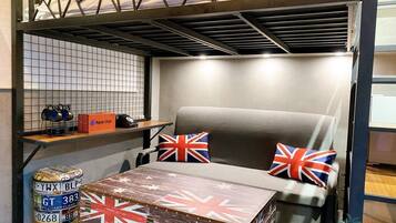 Rom – signature | Skrivebord, blendingsgardiner, wi-fi (inkludert) og sengetøy