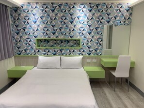 遮光カーテン、WiFi (無料)、ベッドシーツ