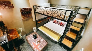 Desk, blackout curtains, free WiFi, bed sheets