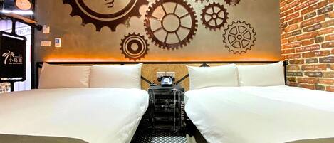 Signature Quadruple Room | Blackout curtains, free WiFi, bed sheets