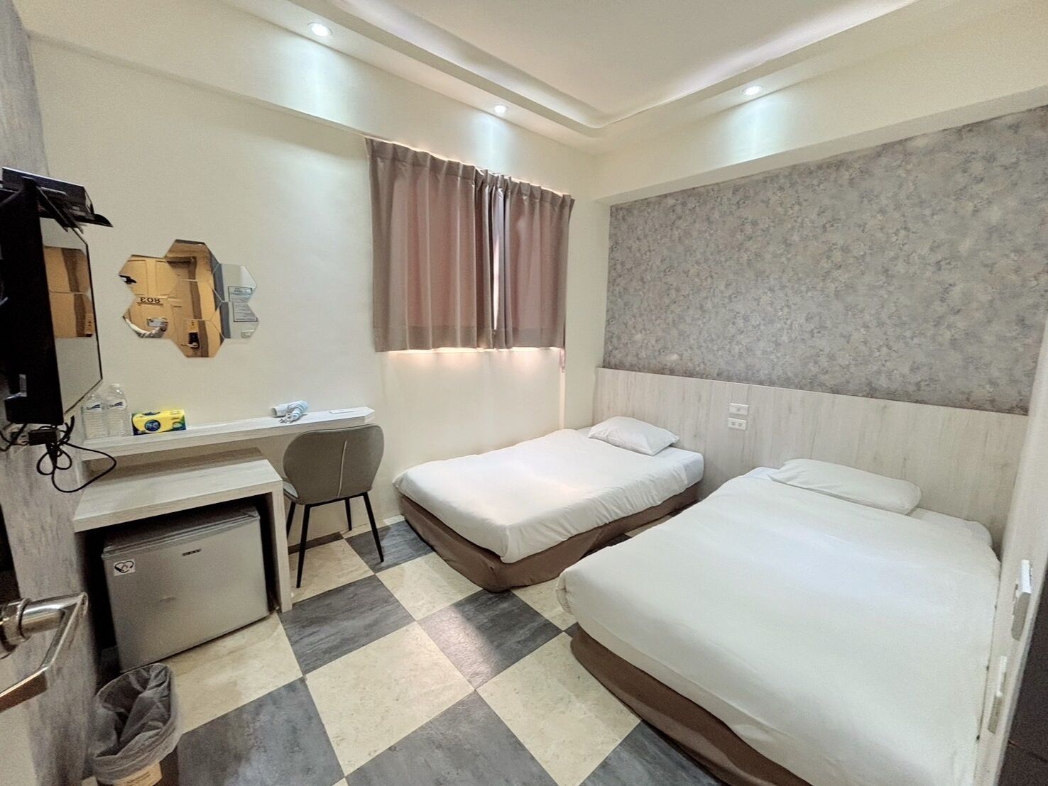 標準雙床房 | 書桌、遮光布/窗簾、免費無線上網、床單