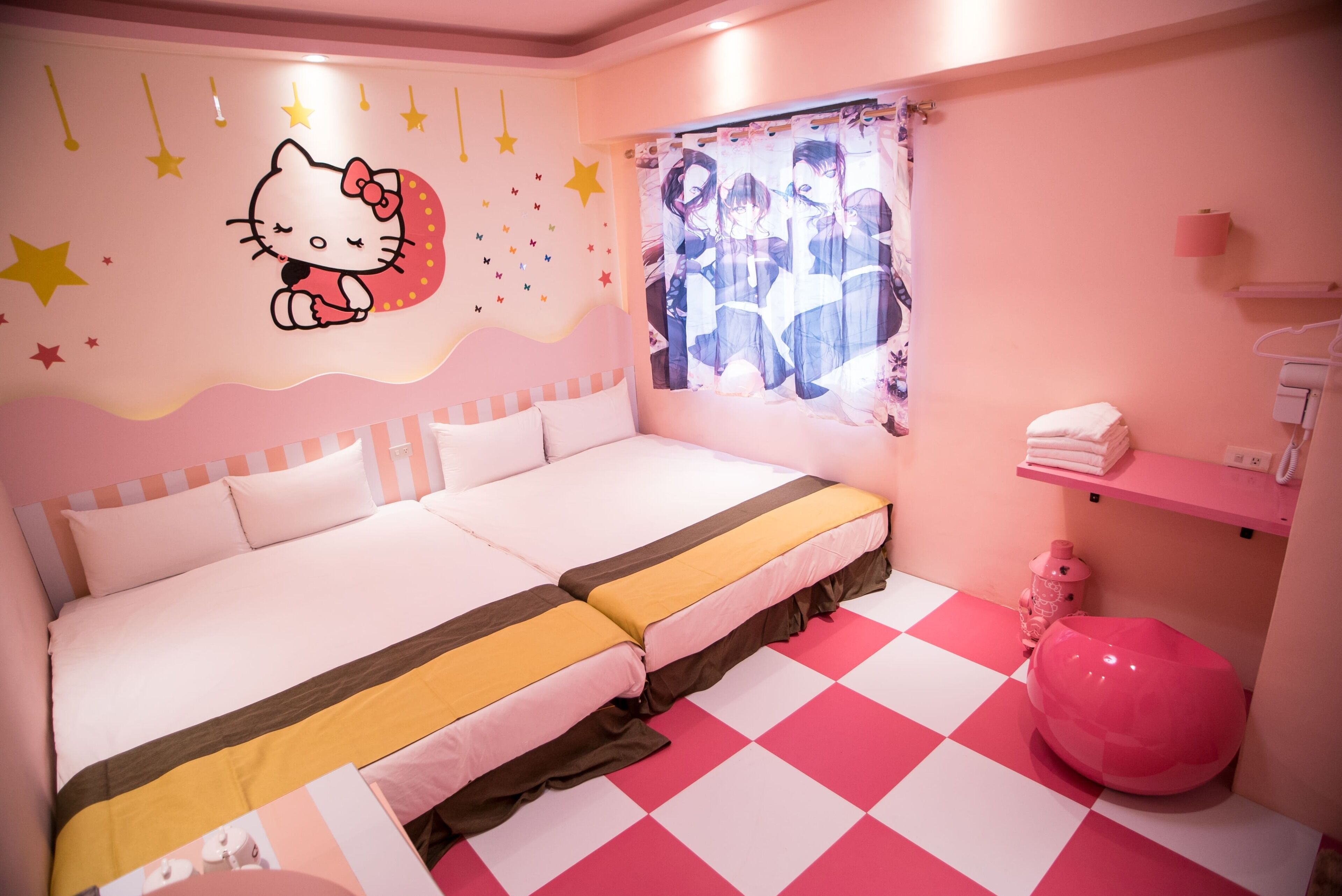 Signature Quadruple Room | Desk, blackout drapes, free WiFi, bed sheets