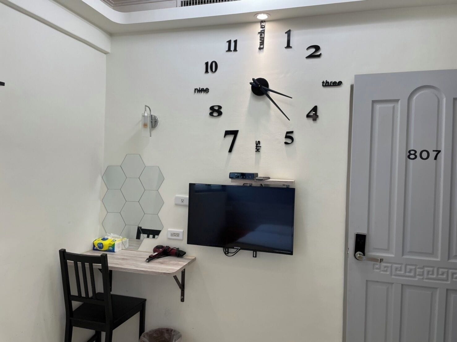 Escritorio, cortinas blackout, wifi gratis y ropa de cama 