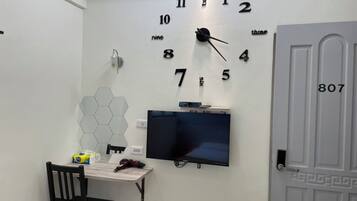 Desk, blackout drapes, free WiFi, bed sheets