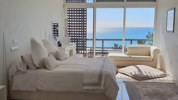 6 slaapkamers, een strijkplank/strijkijzer, gratis wifi, beddengoed